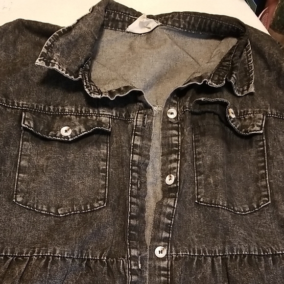 Stylish Black Denim Shirt - Picture 2 of 6